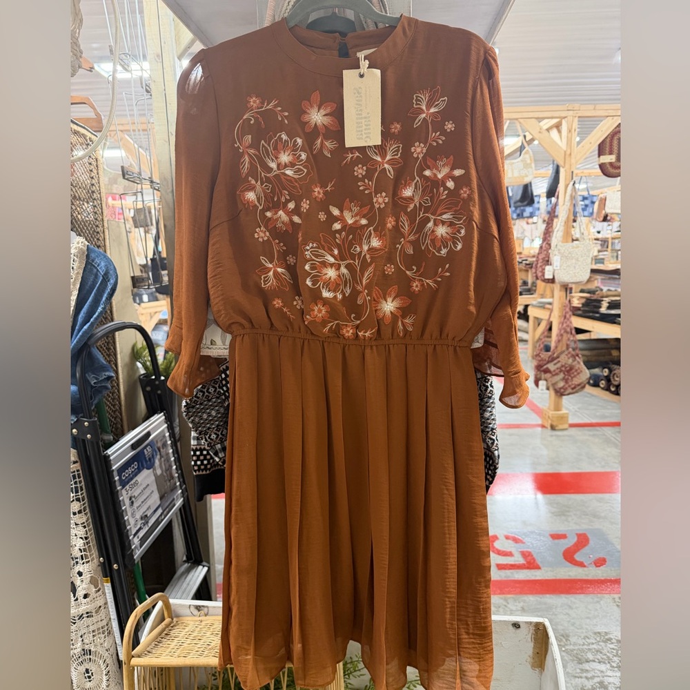 NWT Savanna Jane Rust-Brown Floral Embroidered Long Sleeve Dress